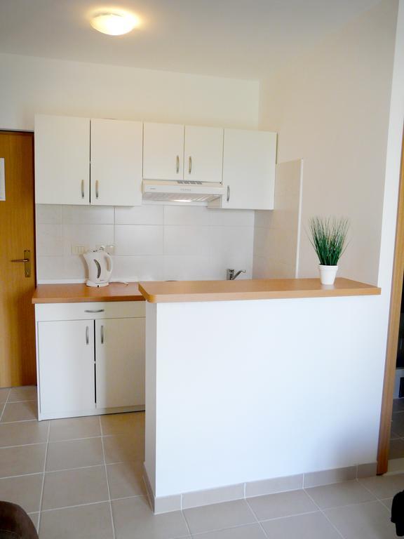 Apartment Luna Drvenik  Rum bild